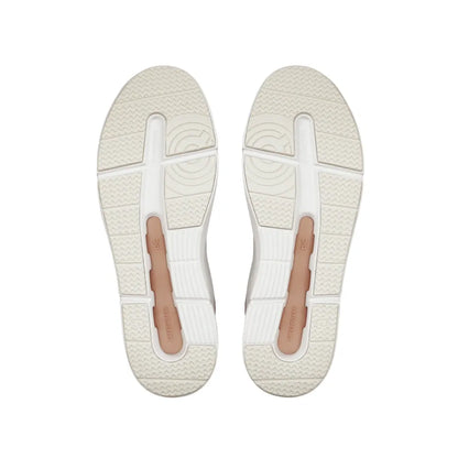 The Roger Advantage White | Rosehip On Running