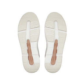 The Roger Advantage White | Rosehip On Running