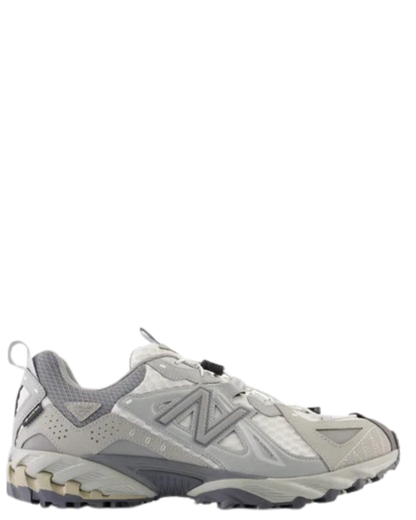 610t Sneakers