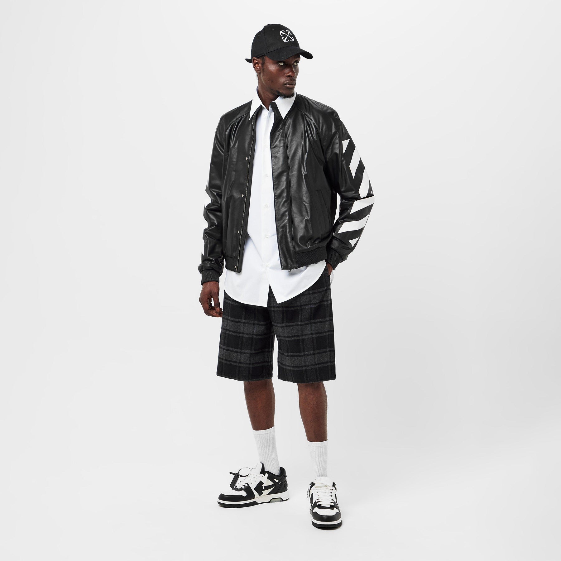Off Outline Short Sn99
