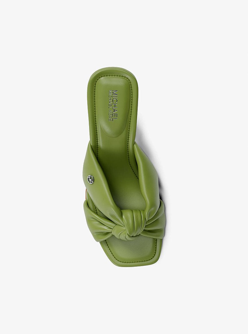 Elena Sandal