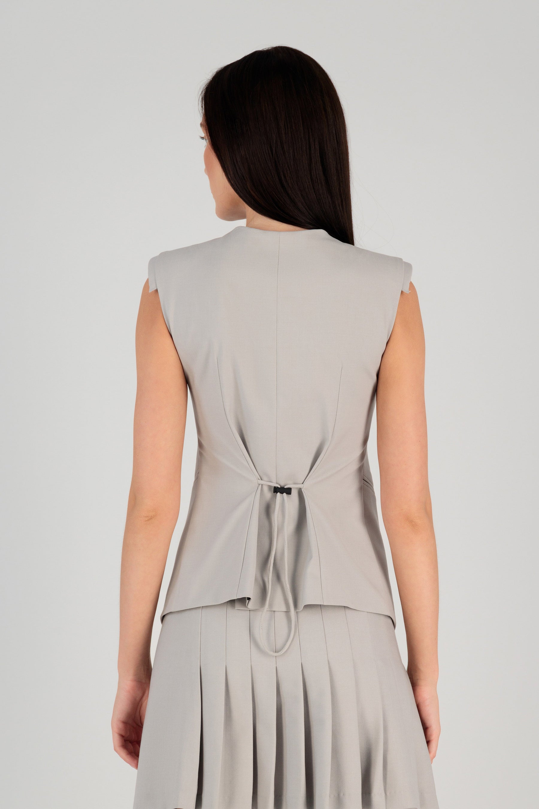 VEST W/ SHOULDER PADS