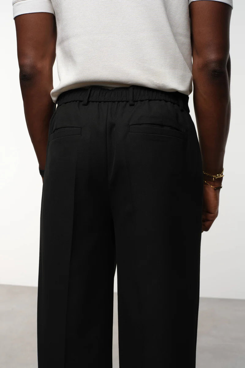 Everyday pleated trousers - black