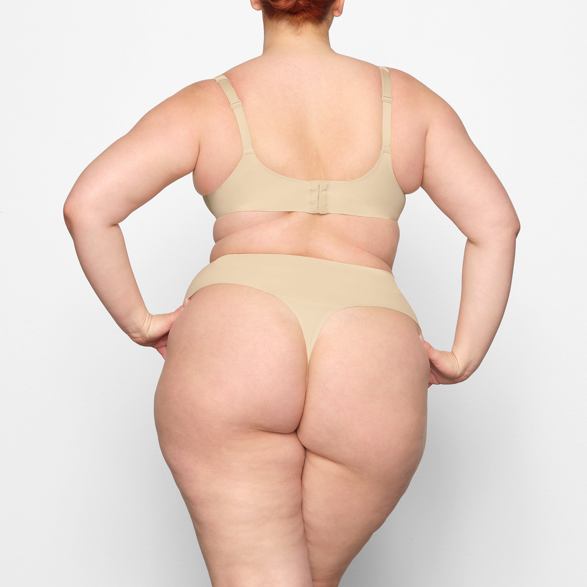 Smoothing Intimates High-waisted Thong