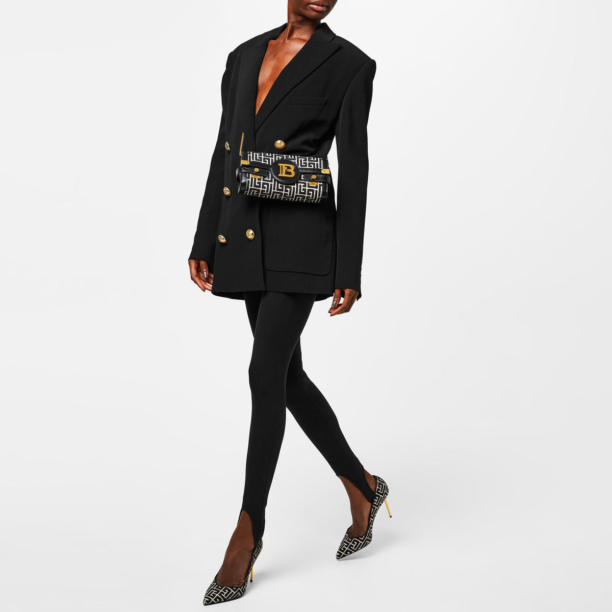 6 Buttoned Boyfriend Blazer