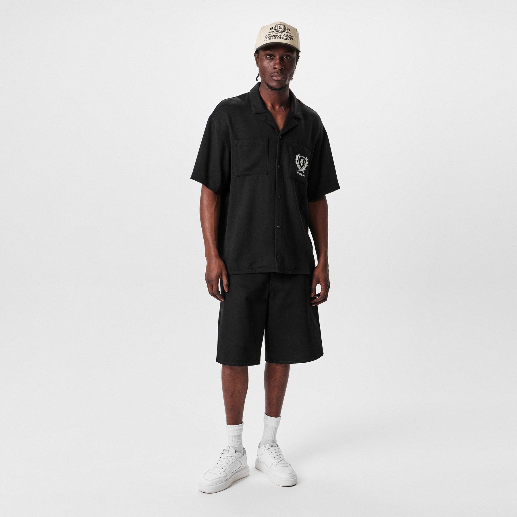 Men's Rep Crest S/S Shirt, Iconic Crest Shirt