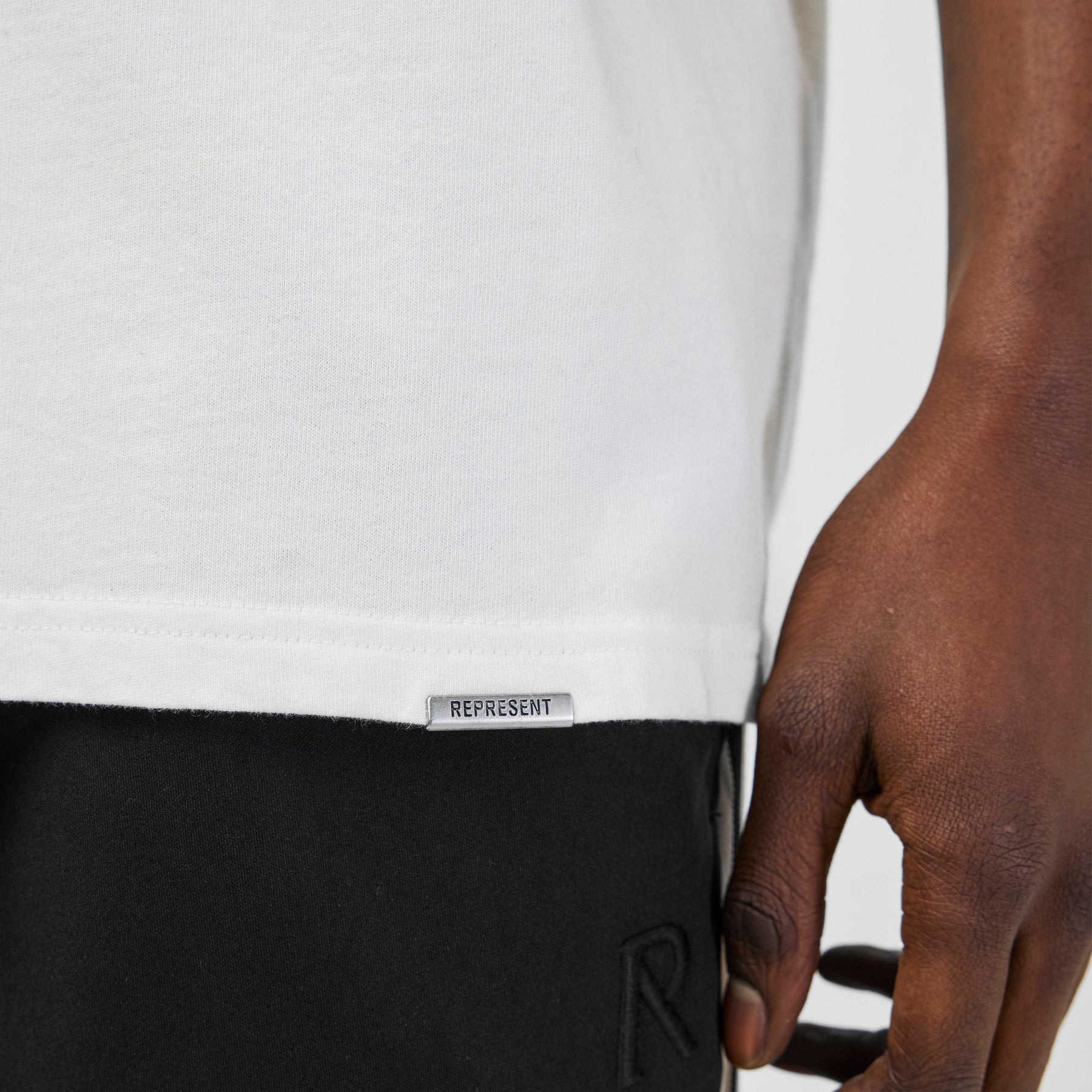 Men's Rep Crest T-Shirt, Striking Graphic Print