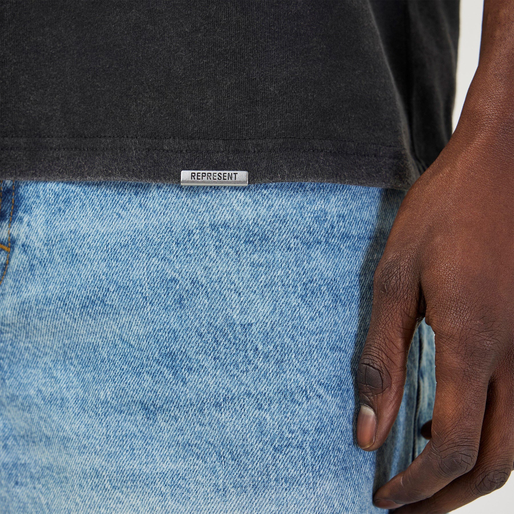 Men's Rep Crest T-Shirt, Striking Graphic Print