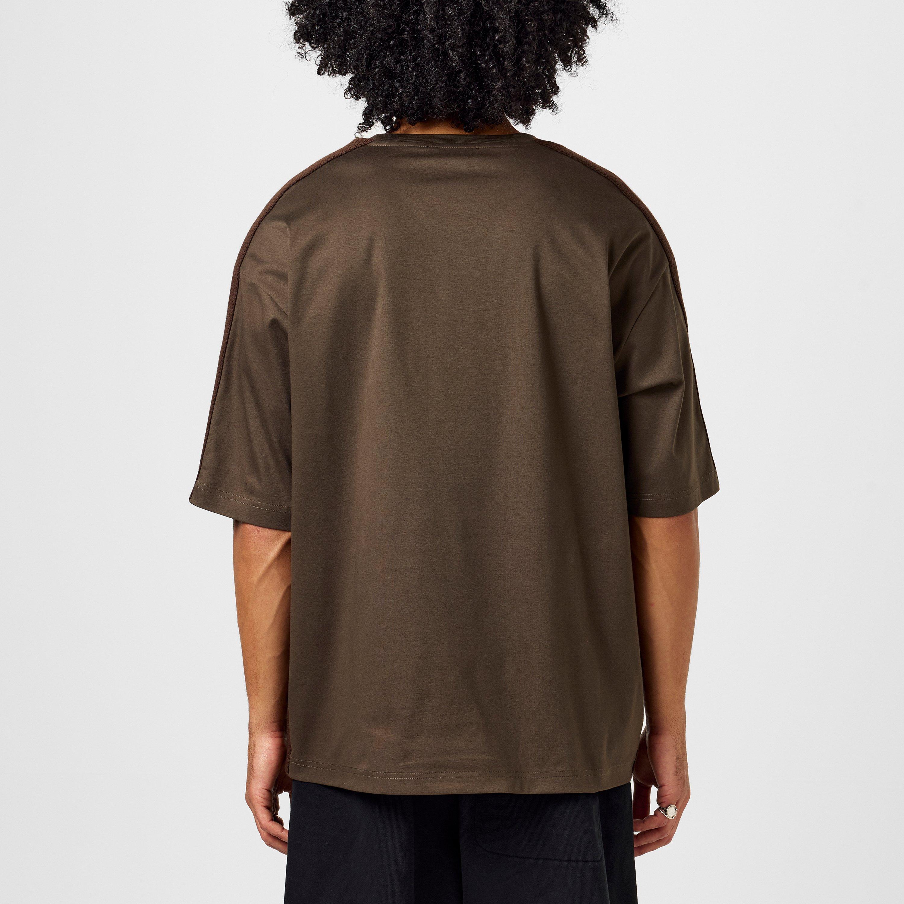 Embroidered Curb Trimmed T-Shirt