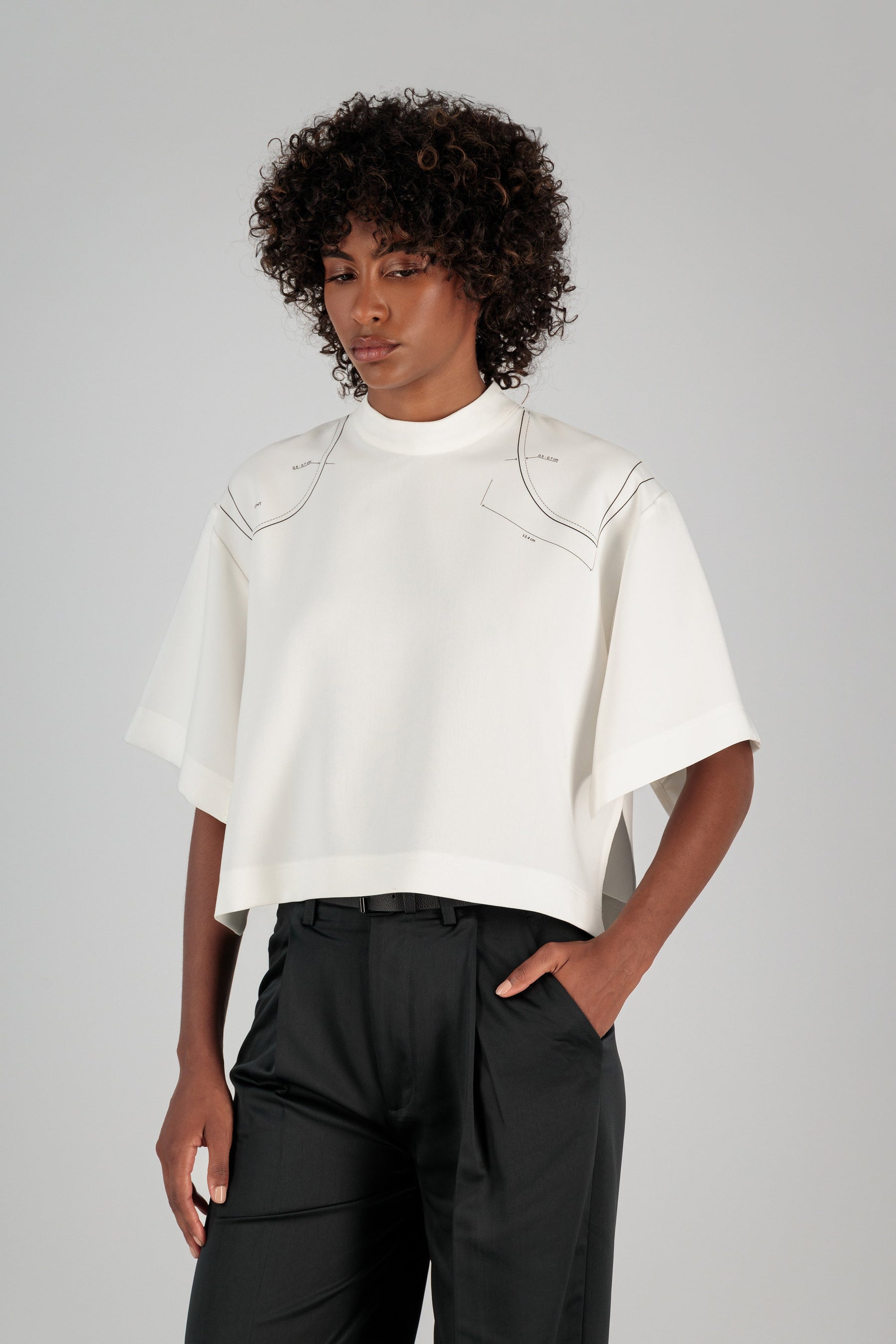 TEE W/ SHOULDER PAD PRINT