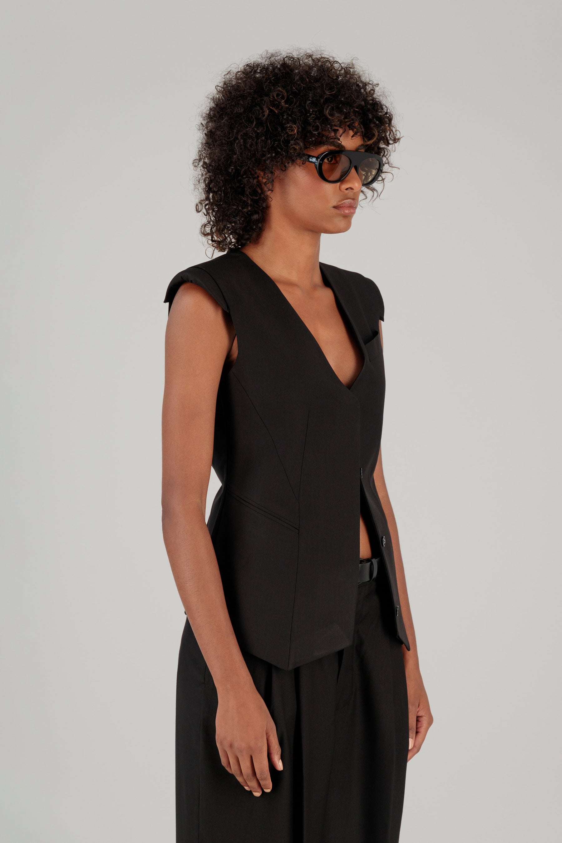 VEST W/ SHOULDER PADS