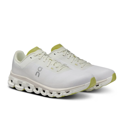 On Running Cloudflow 4 White/Sand On Running - Shoe size: UK 7 Sneakers | Shop From The Mirage