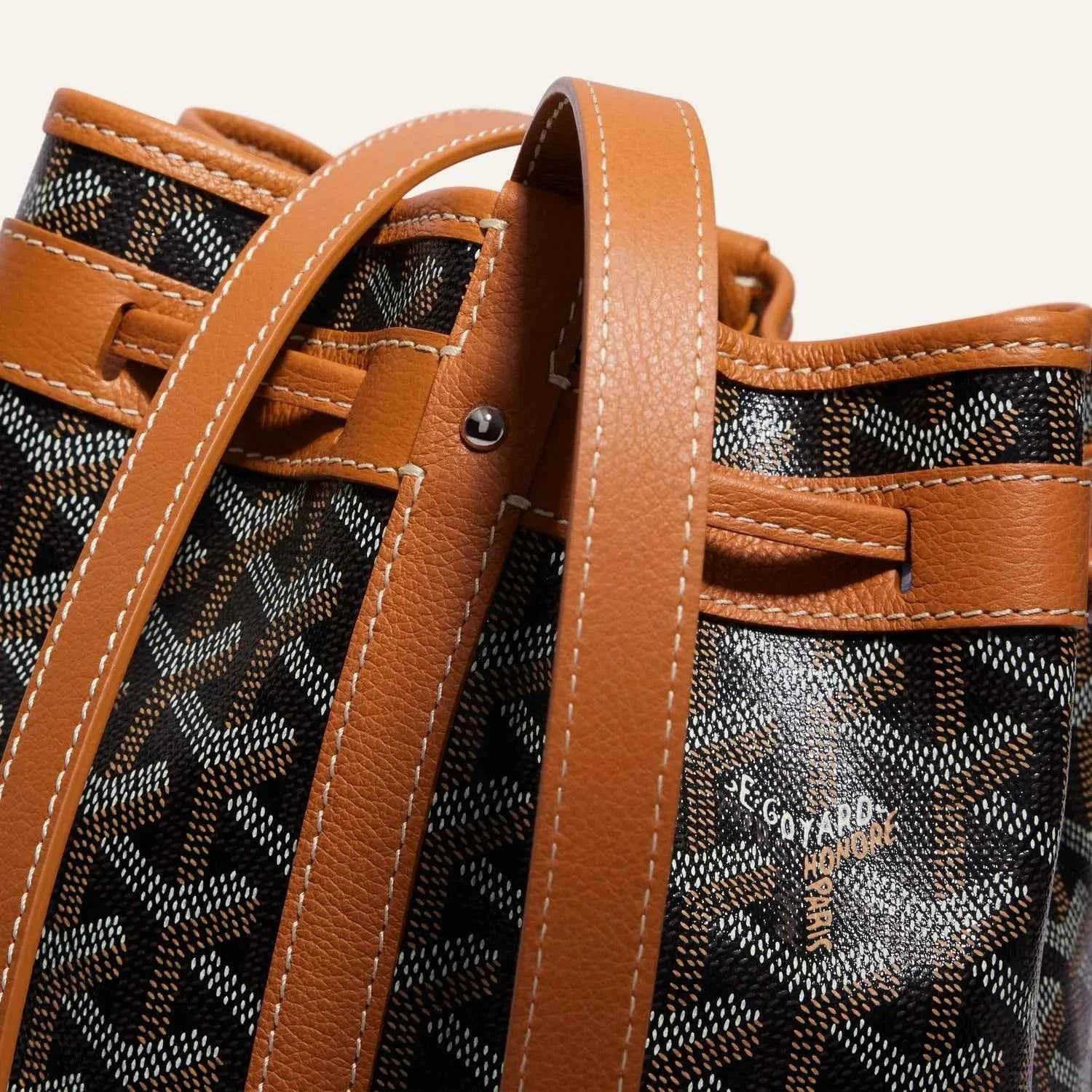 Petit Flot Bucket Bag PM