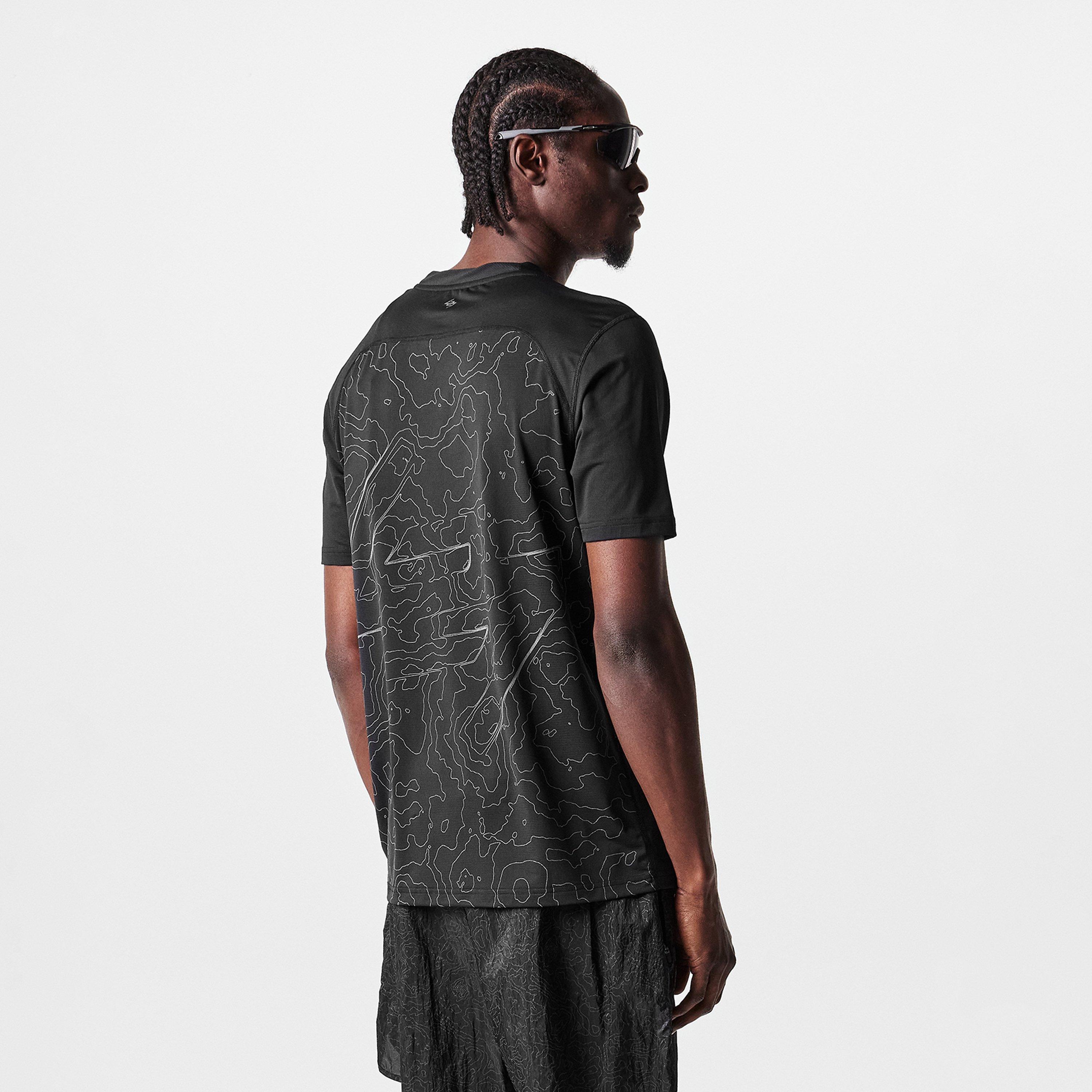 Men's Contour Run Short-Sleeve Performance Gym Top