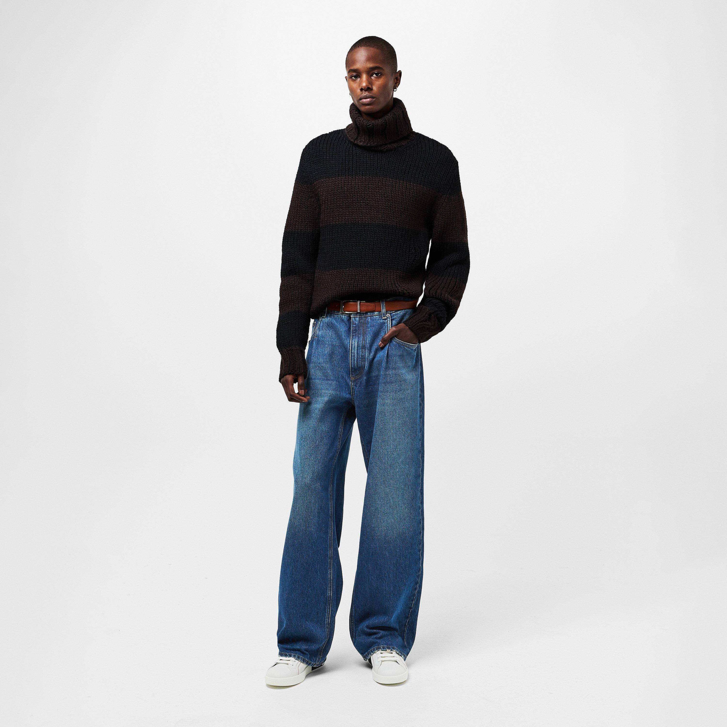 Relaxed Straight Leg Jeans