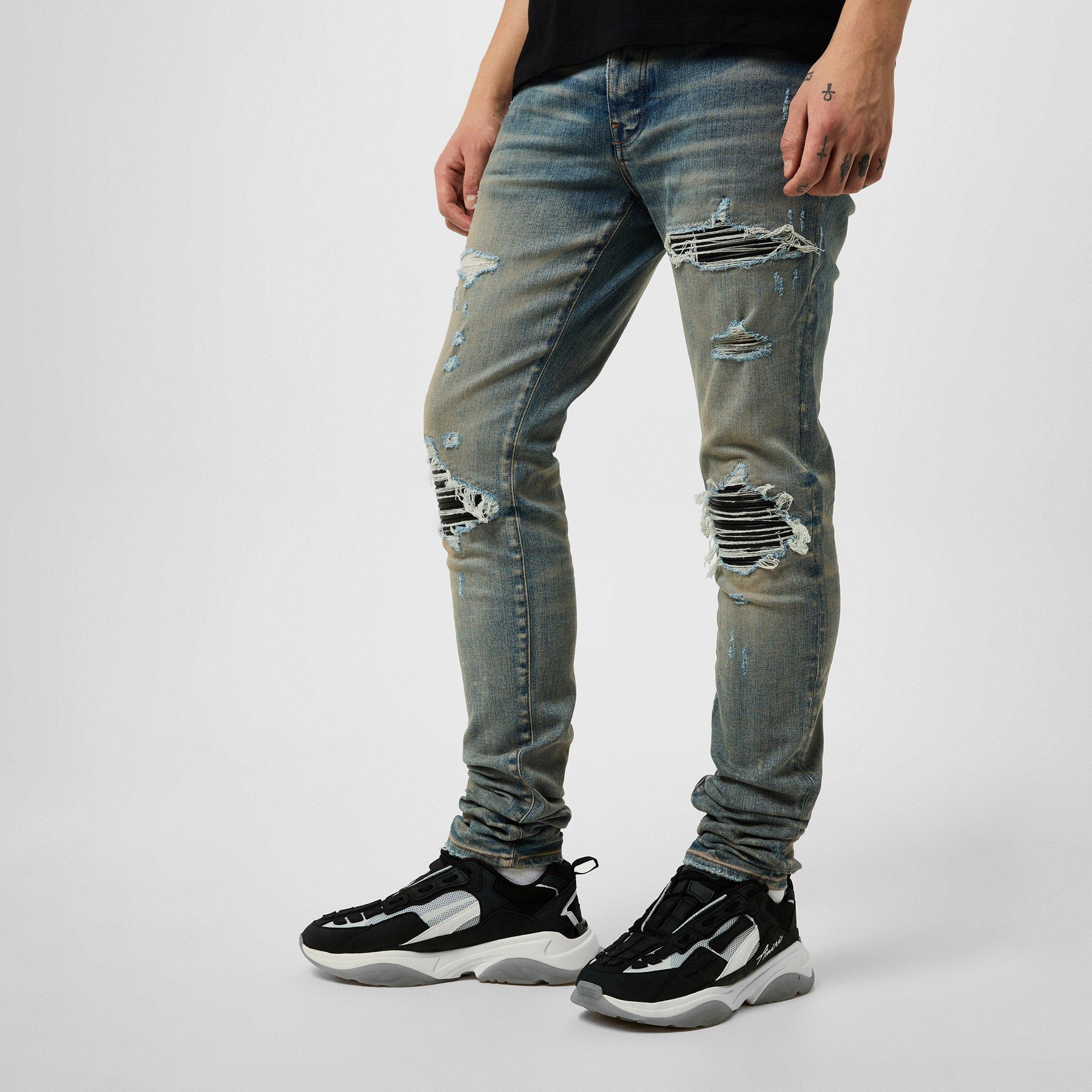 Mx-1 Distressed Jeans
