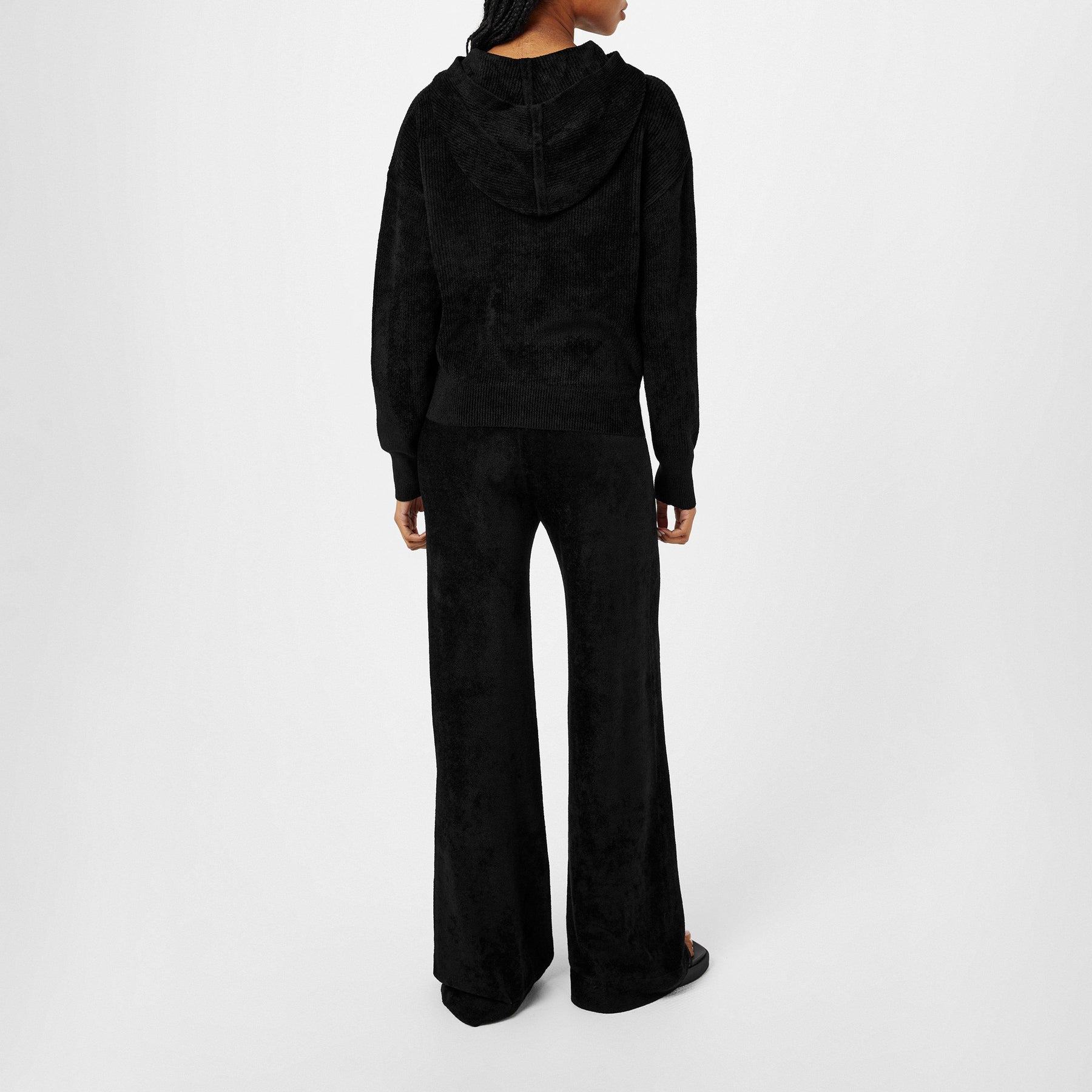 Hugo Sheny 10252994 01