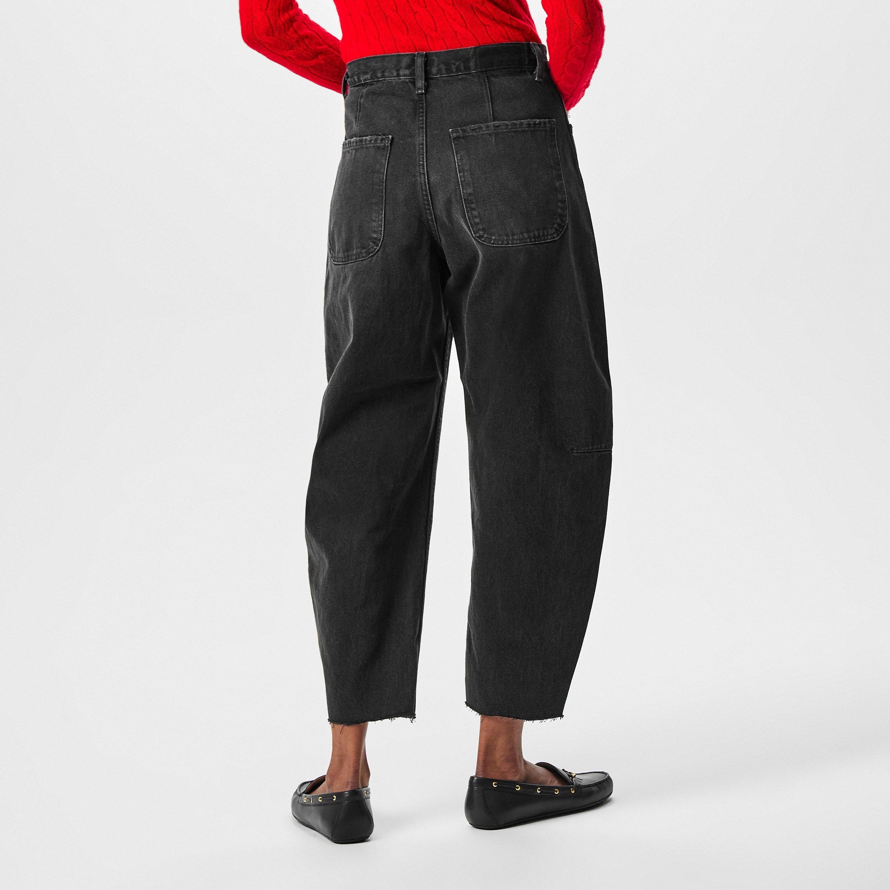 Curved Tapered Jeans