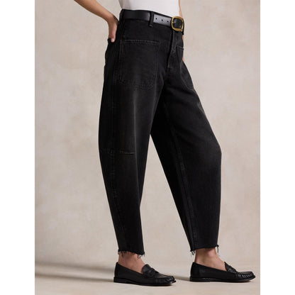 Curved Tapered Jeans