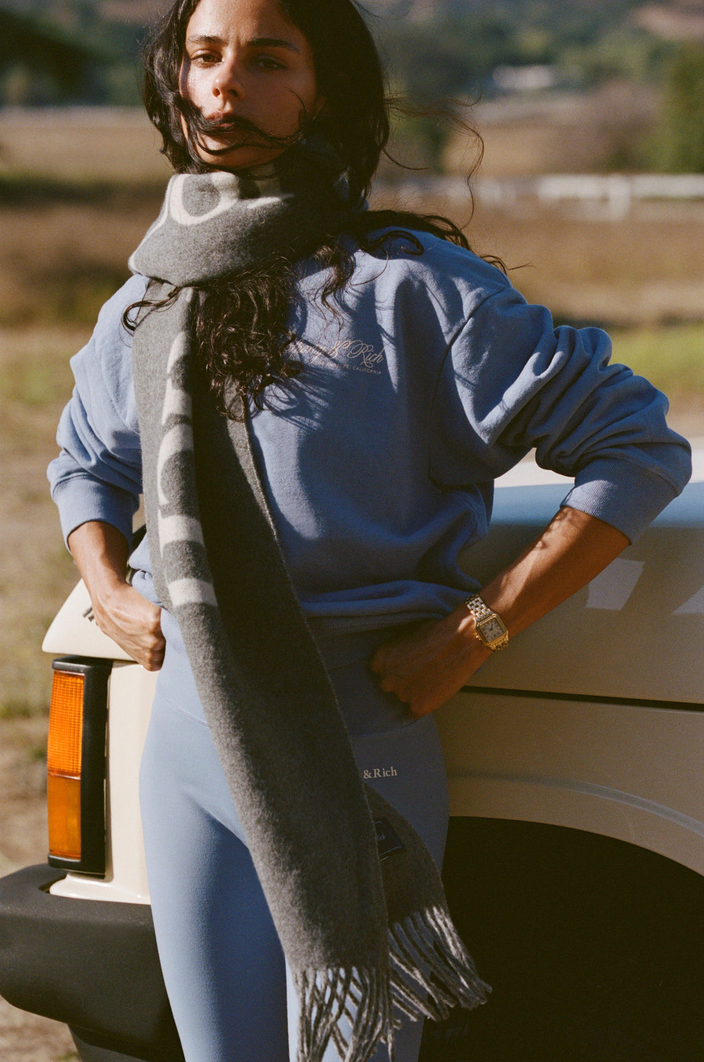 Big Serif Scarf - Gray