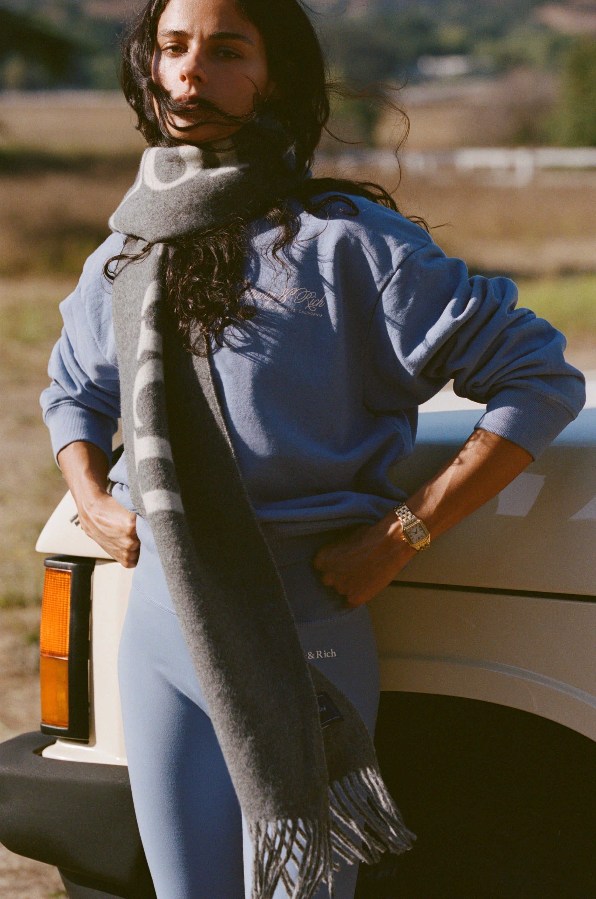 Big Serif Scarf - Gray