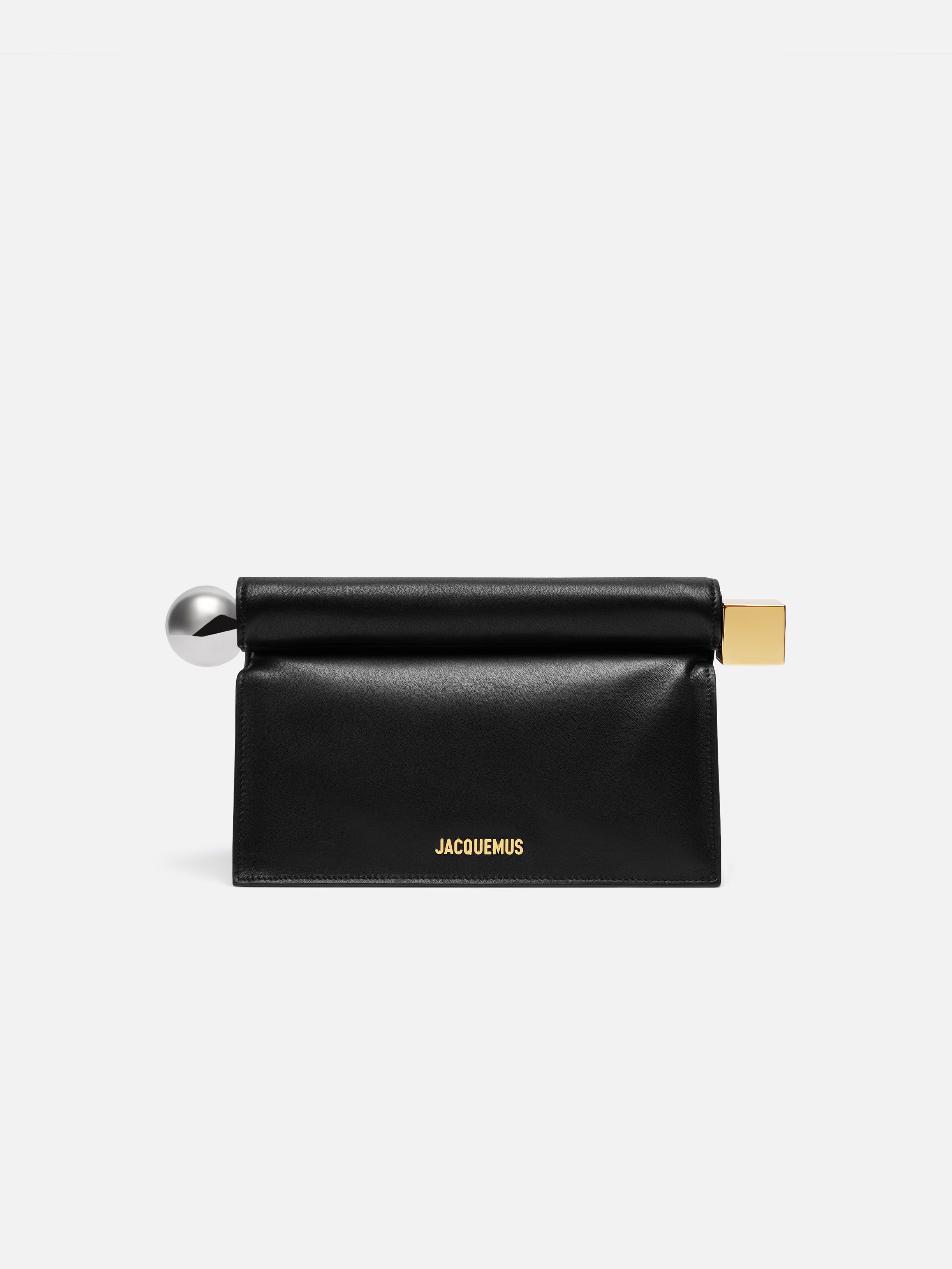 The Rond Carré clutch Take-out clutch.
