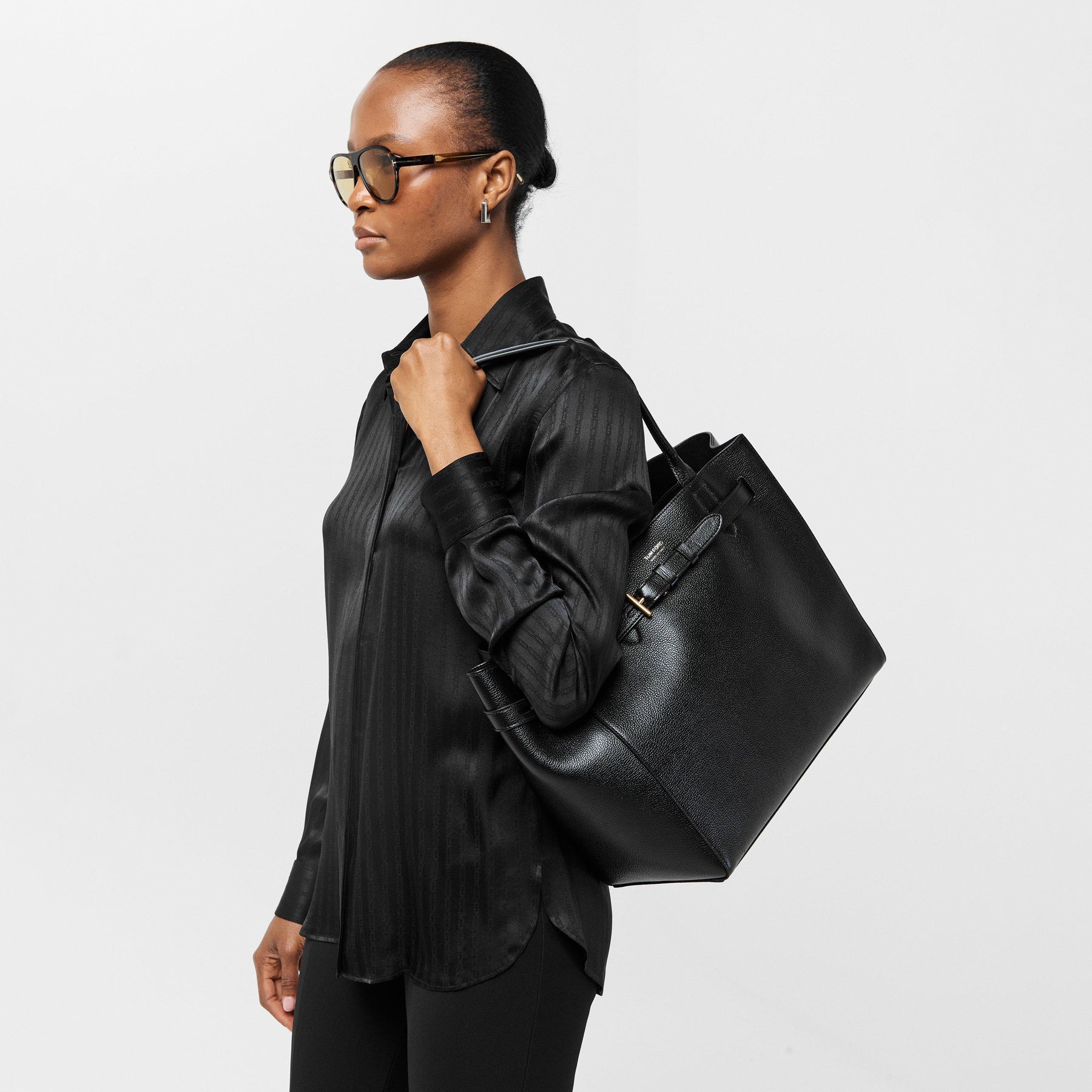 TF SuEde Tote Ld54