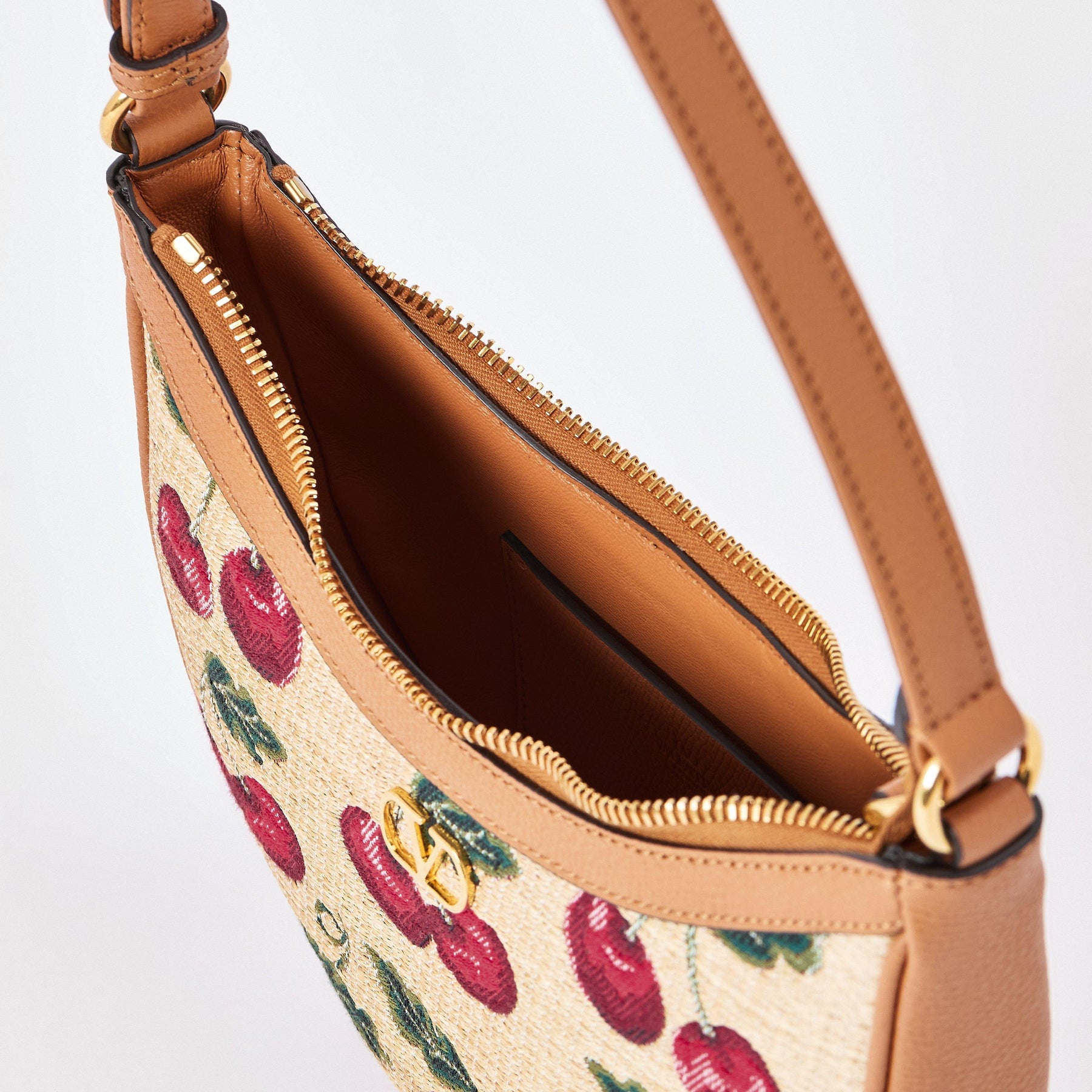 VG Cherry Hobo Ld52