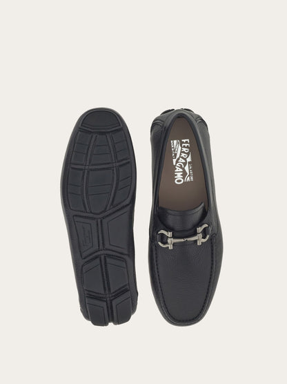 Ferragamo Gancini Pebbled Leather Drivers – Black