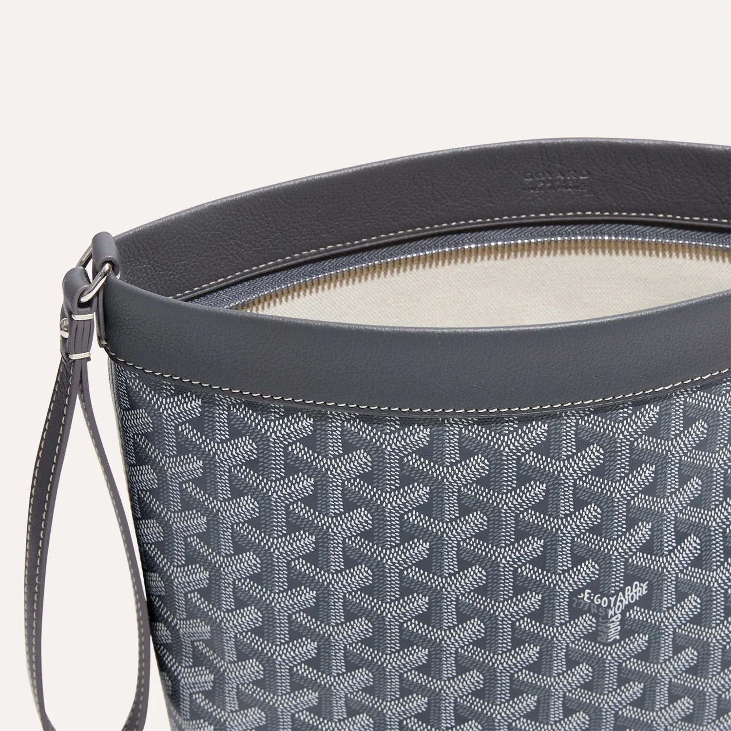 Conti pouch