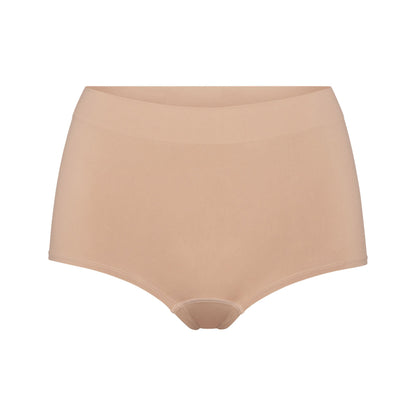 Soft Smoothing Seamless Boy Short