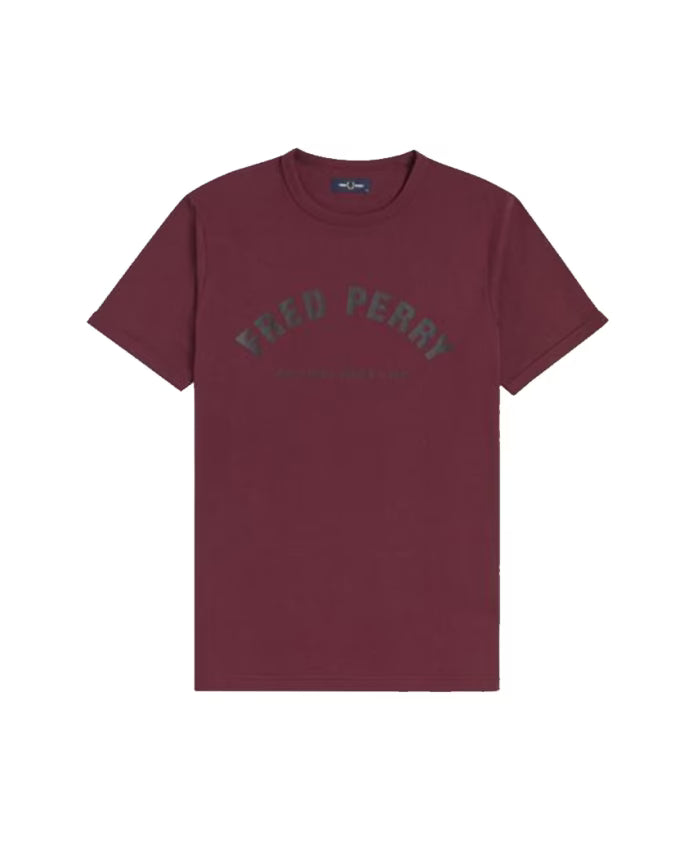 Fred Perry Arch Branded T-Shirt in Burgundy