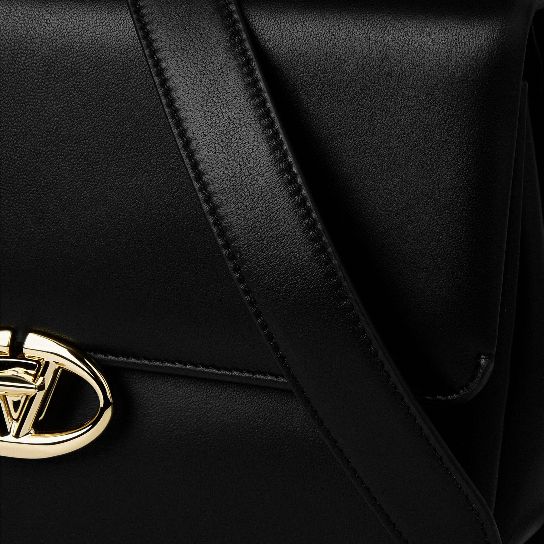 Vlogo Signature Shoulder Bag