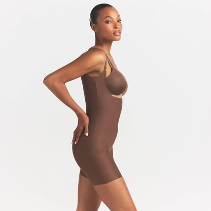 Skims Body Core Sculpt Back Smoothing Open Bust Mid Thigh Bodysuit