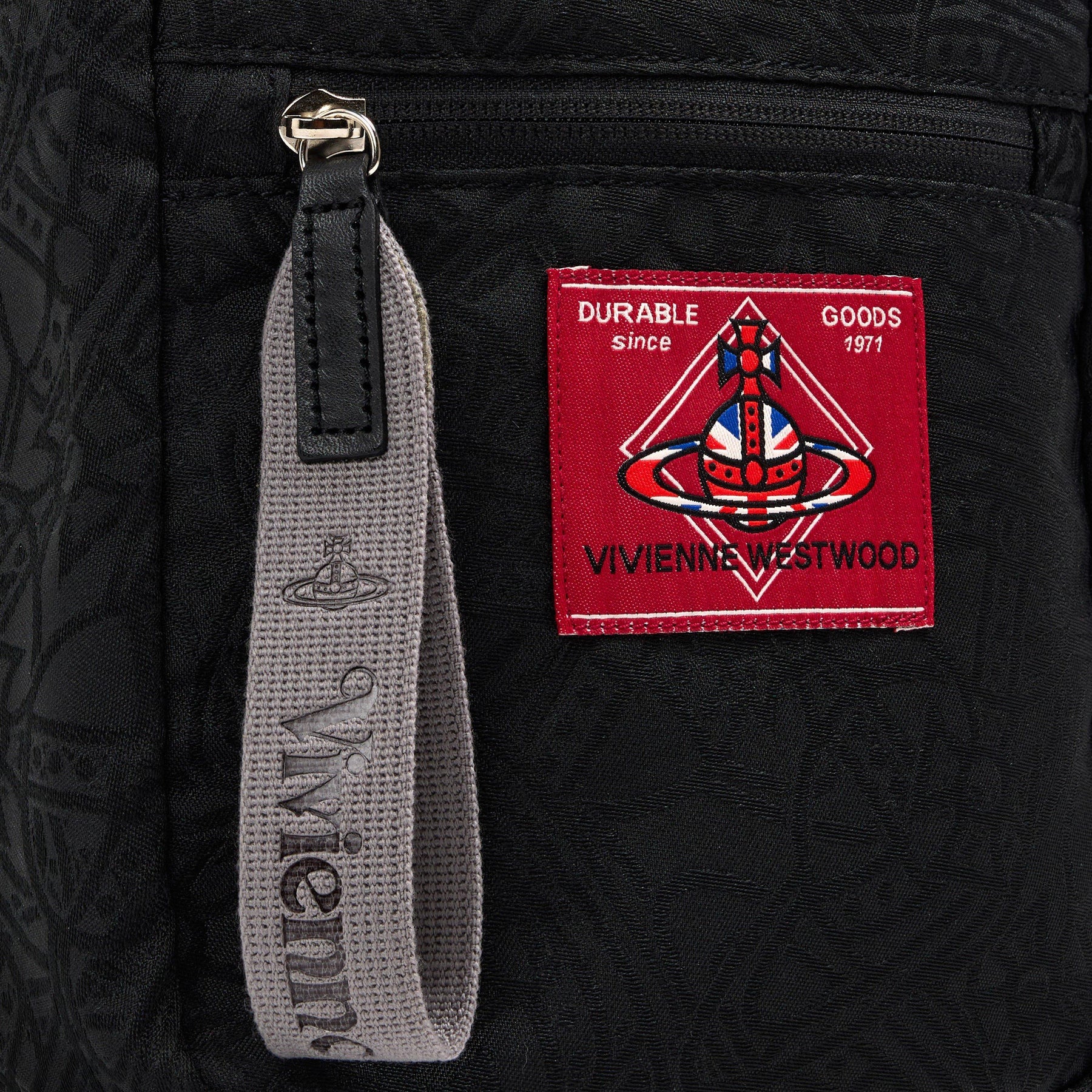VW Luke Crossbody Bag54