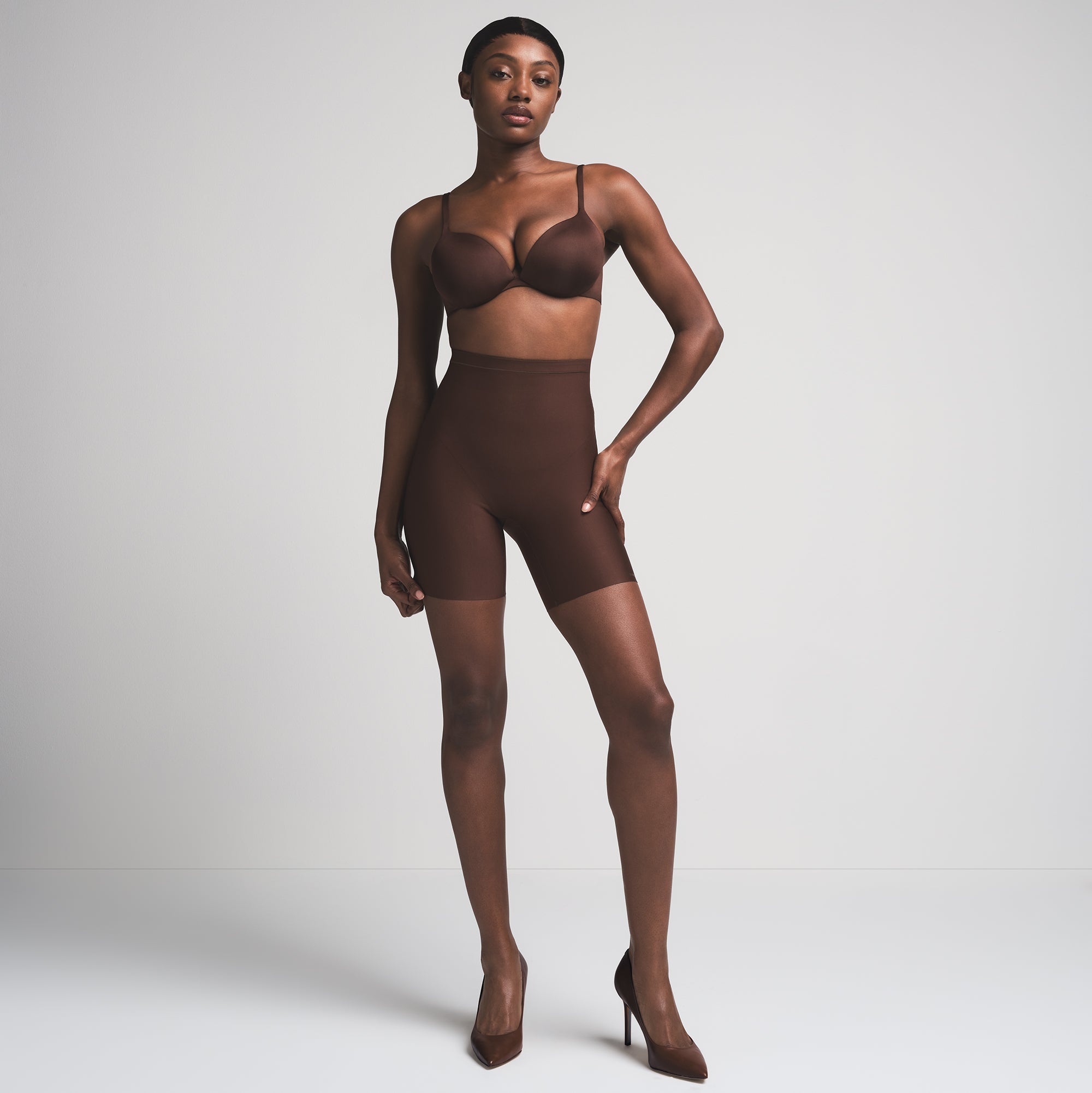 Skims Body Core Sculpt Mid Rise Short