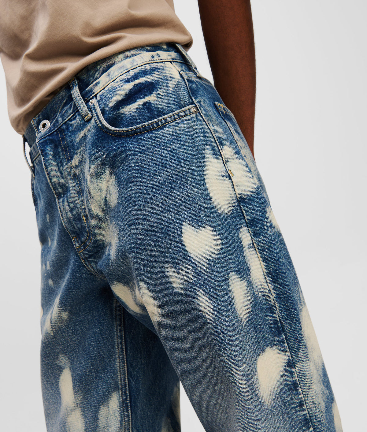 BLEACHED STRAIGHT JEANS