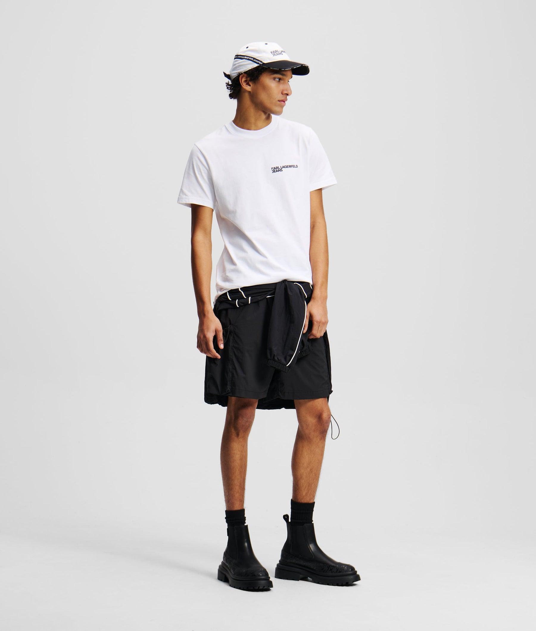 SLIM-FIT T-SHIRT