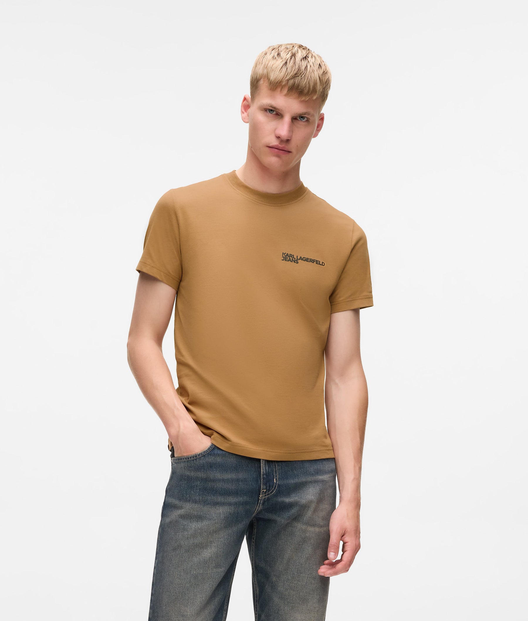 SLIM-FIT T-SHIRT