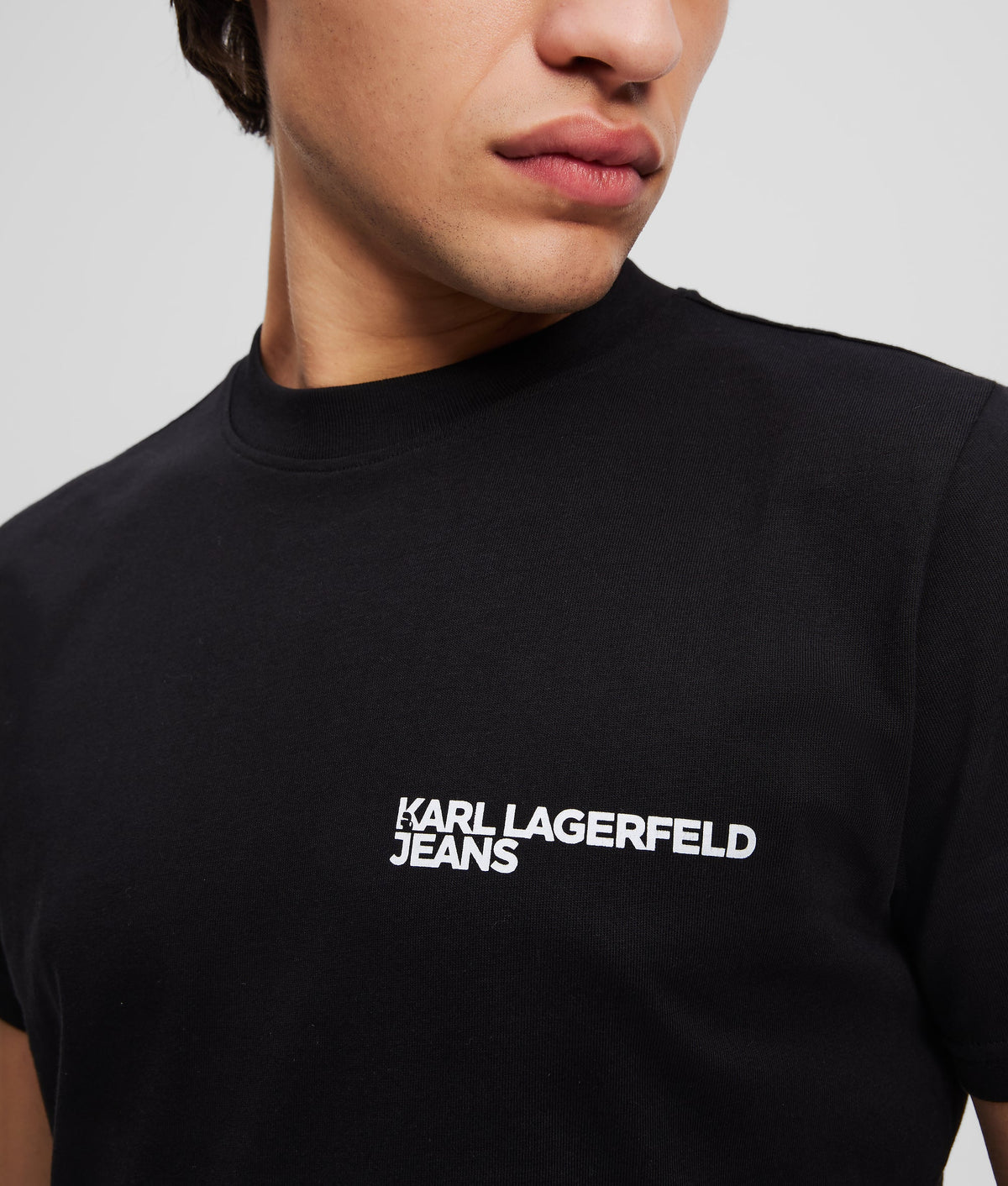 SLIM-FIT T-SHIRT