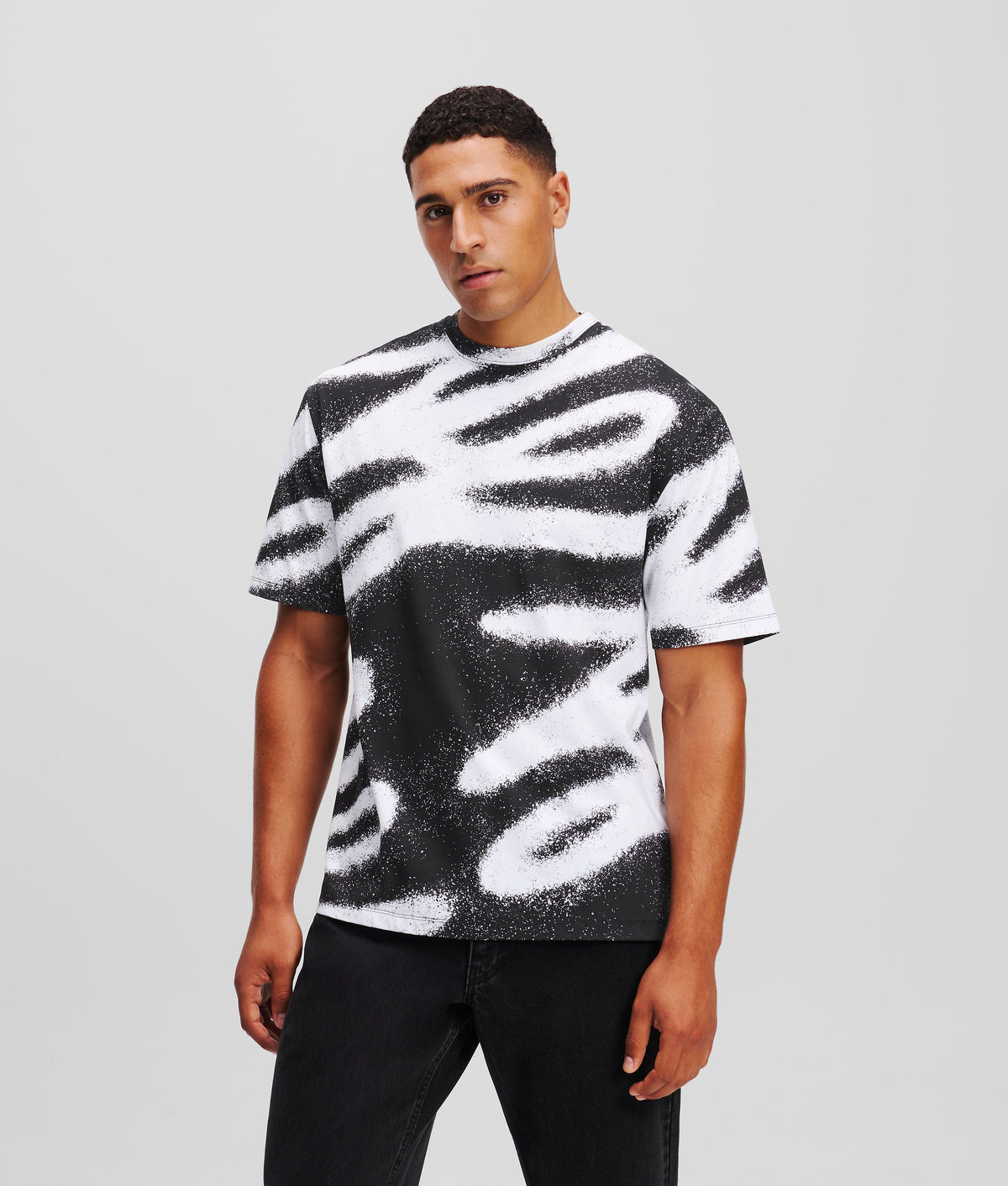 AUTOGRAPH GRAFFITI T-SHIRT