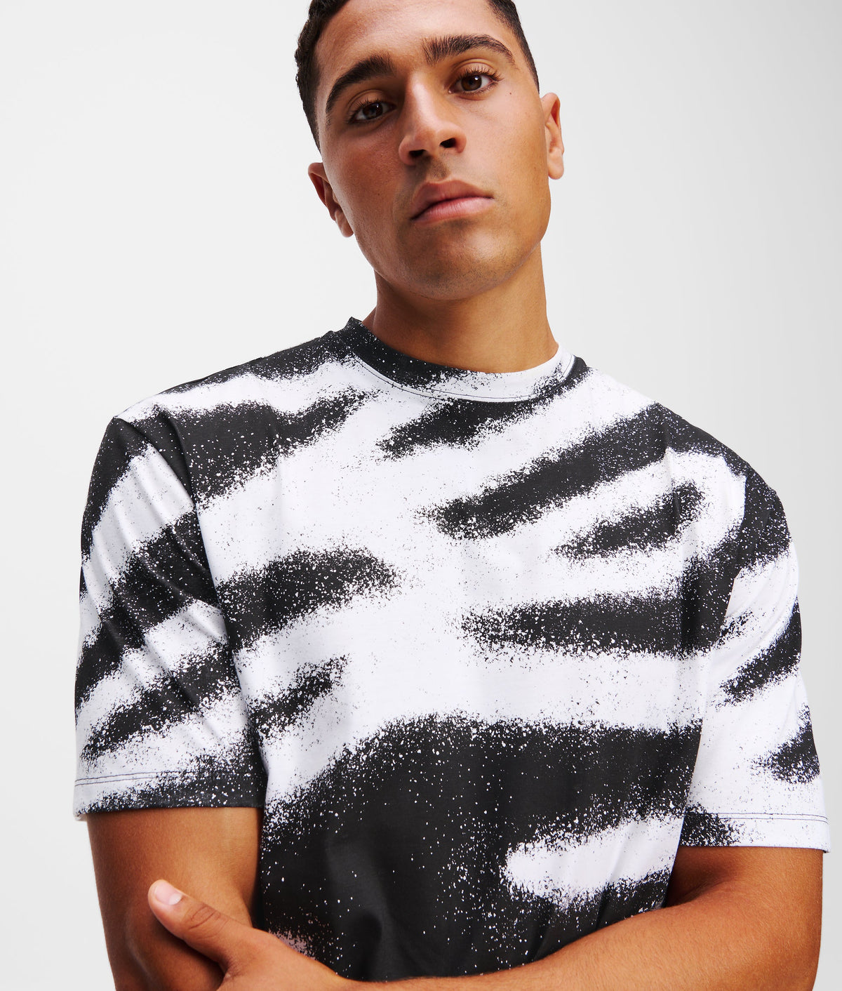 AUTOGRAPH GRAFFITI T-SHIRT