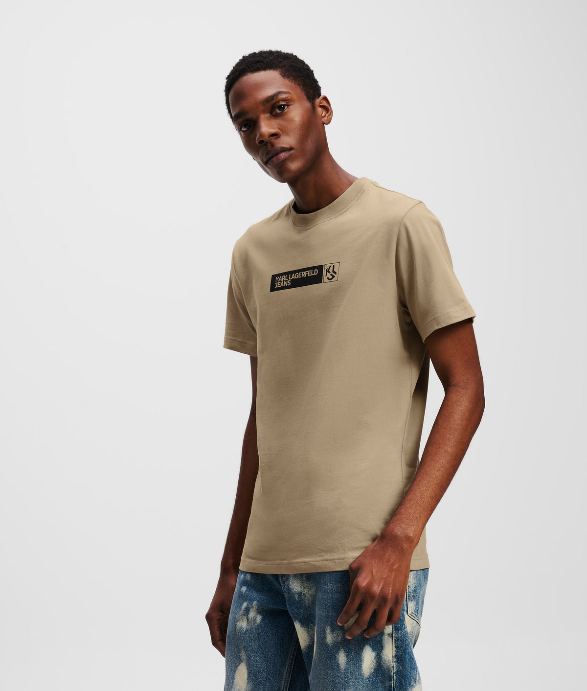SLIM-FIT T-SHIRT