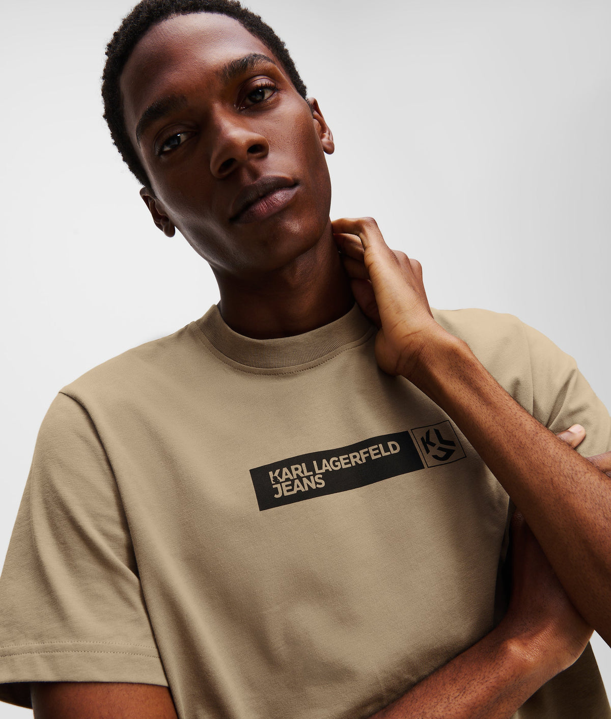 SLIM-FIT T-SHIRT