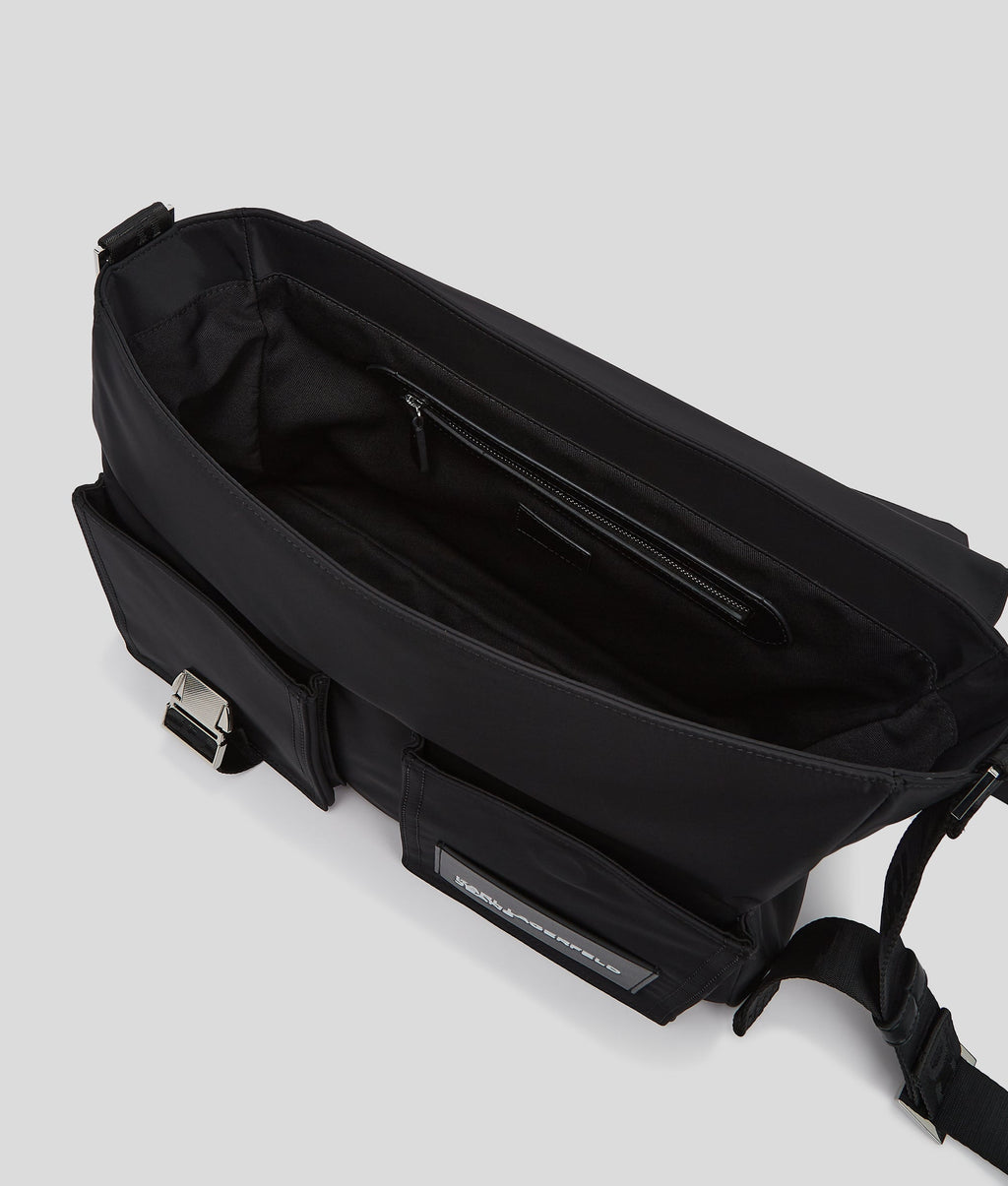 UTILITY NYLON MESSENGER BAG