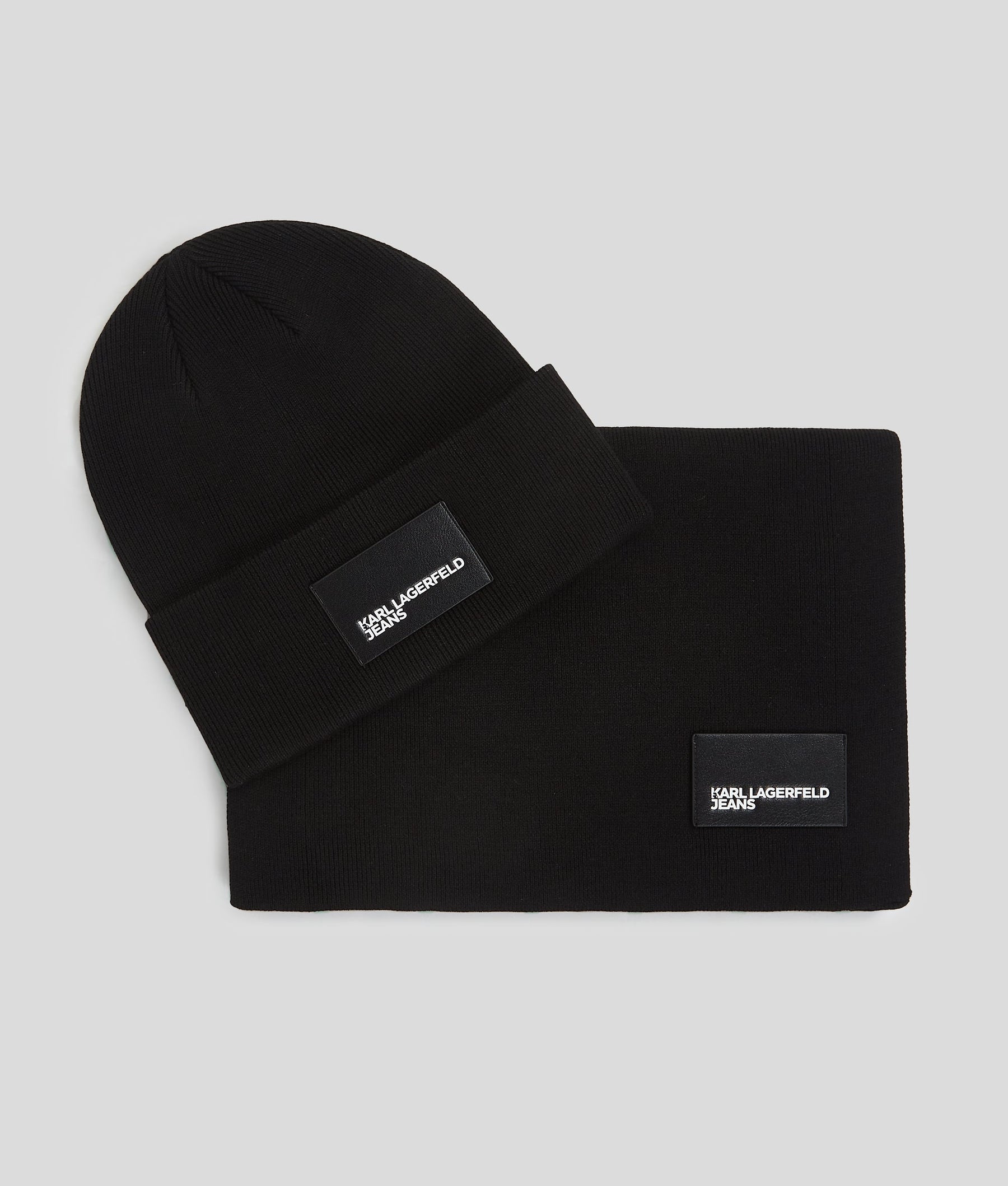 BEANIE AND SCARF GIFT SET