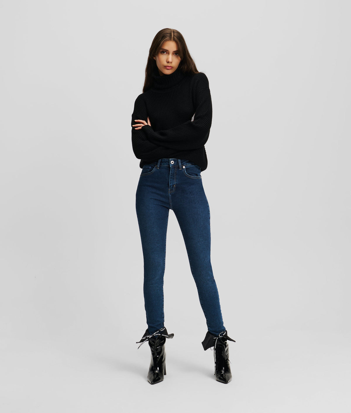 HIGH-RISE SKINNY JEANS