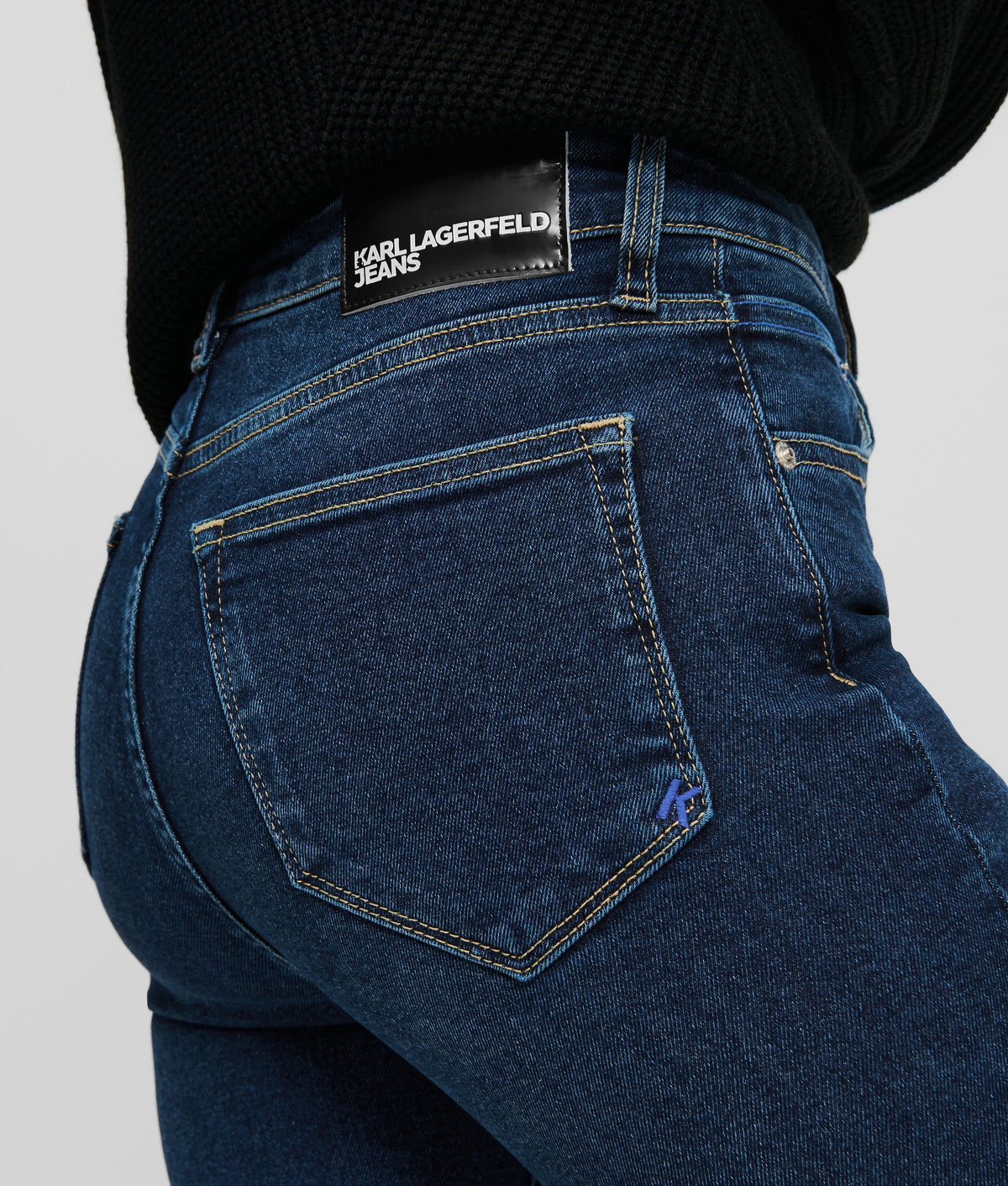 HIGH-RISE SKINNY JEANS