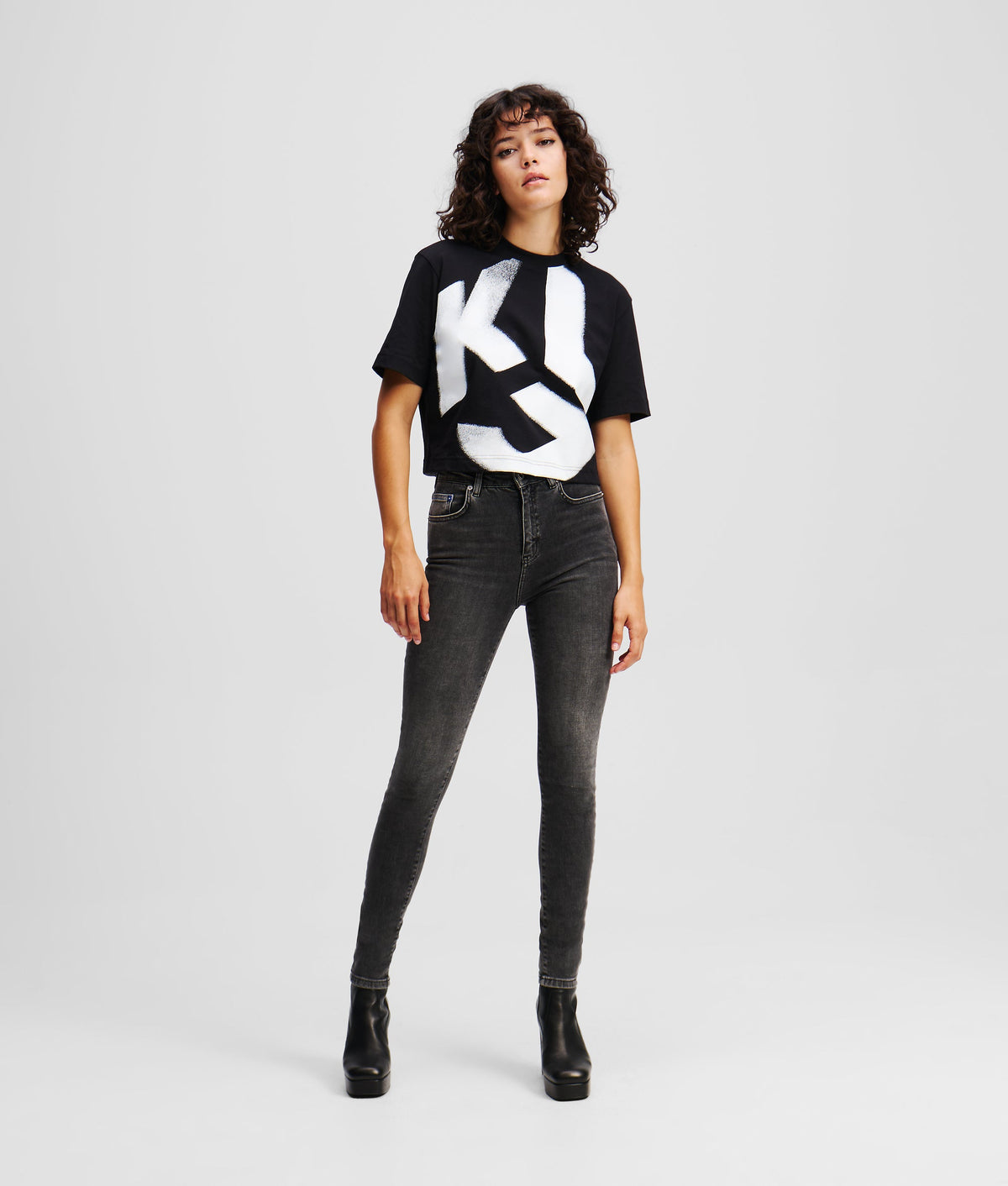 HIGH-RISE SKINNY JEANS