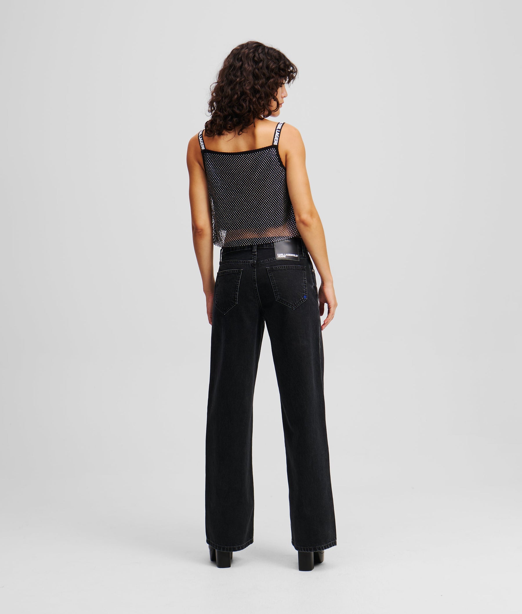 MID-RISE RELAXED JEANS